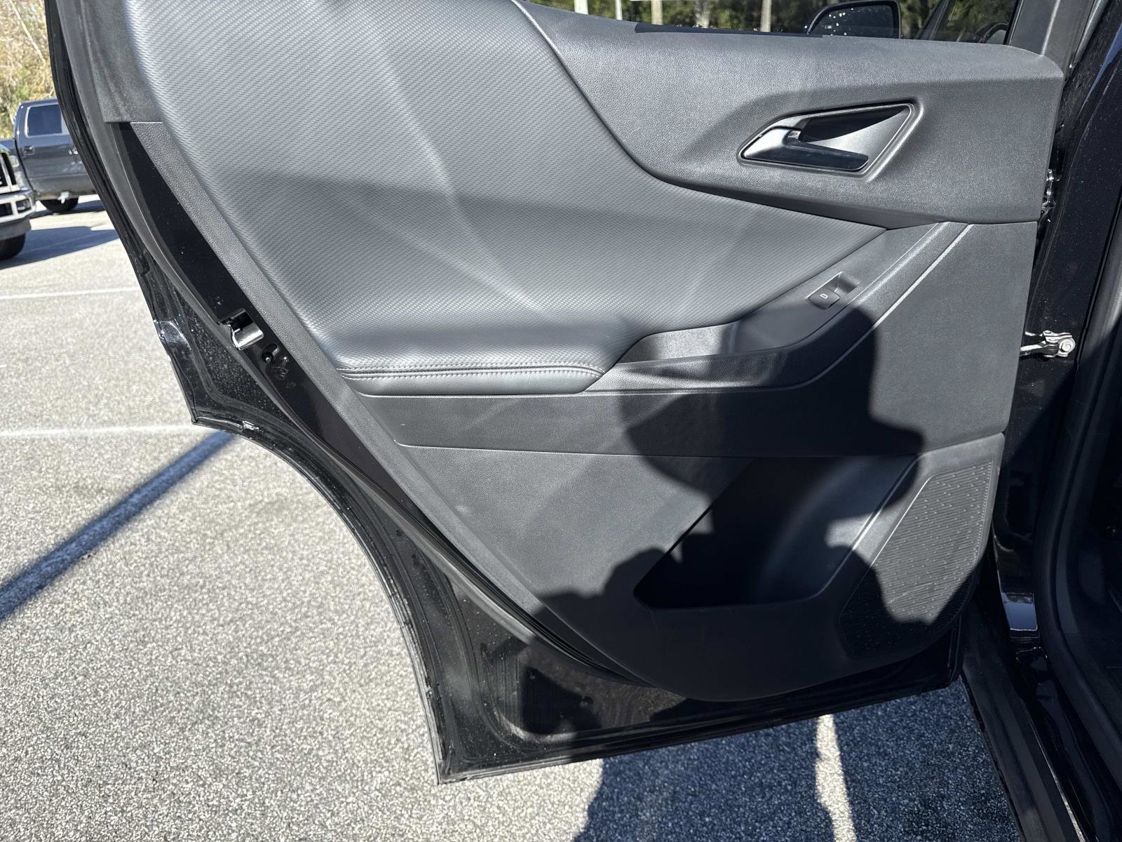 Used 2025 Chevrolet Equinox LT image 9