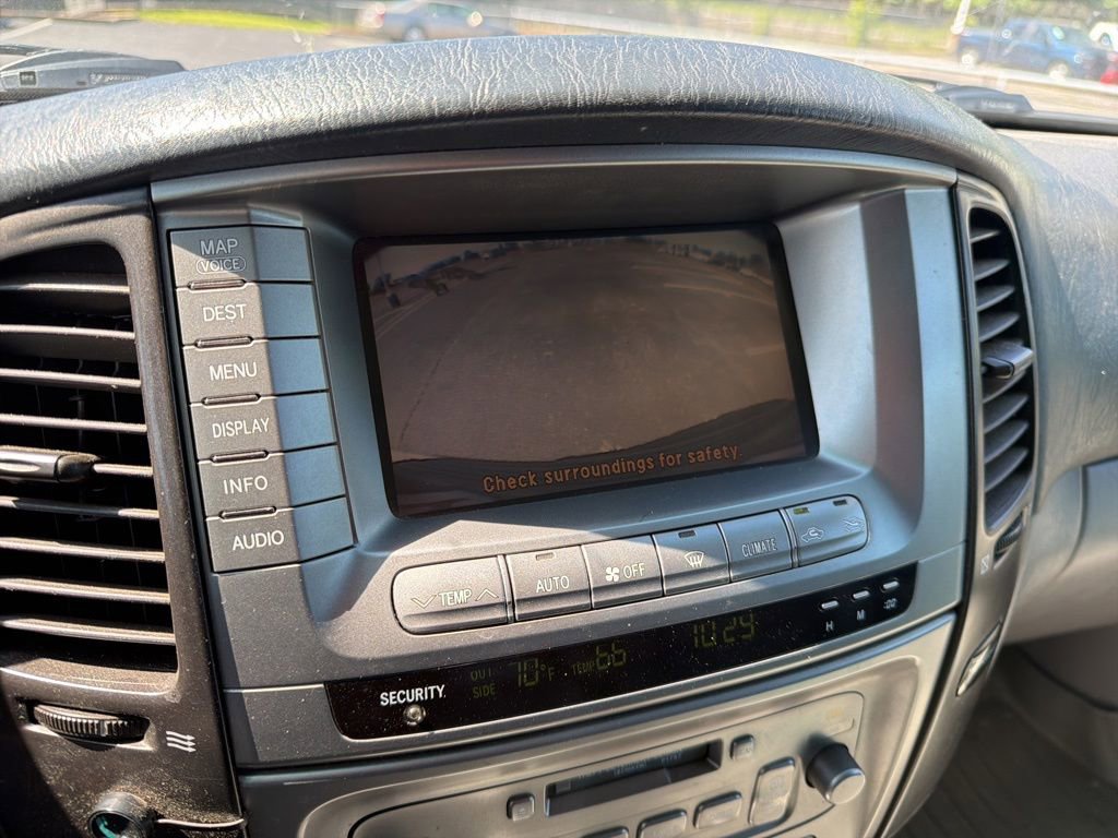 Used 2005 Toyota Land Cruiser AWD/4WD image 28