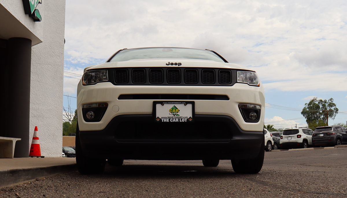 Used 2019 Jeep Compass Latitude FWD image 17
