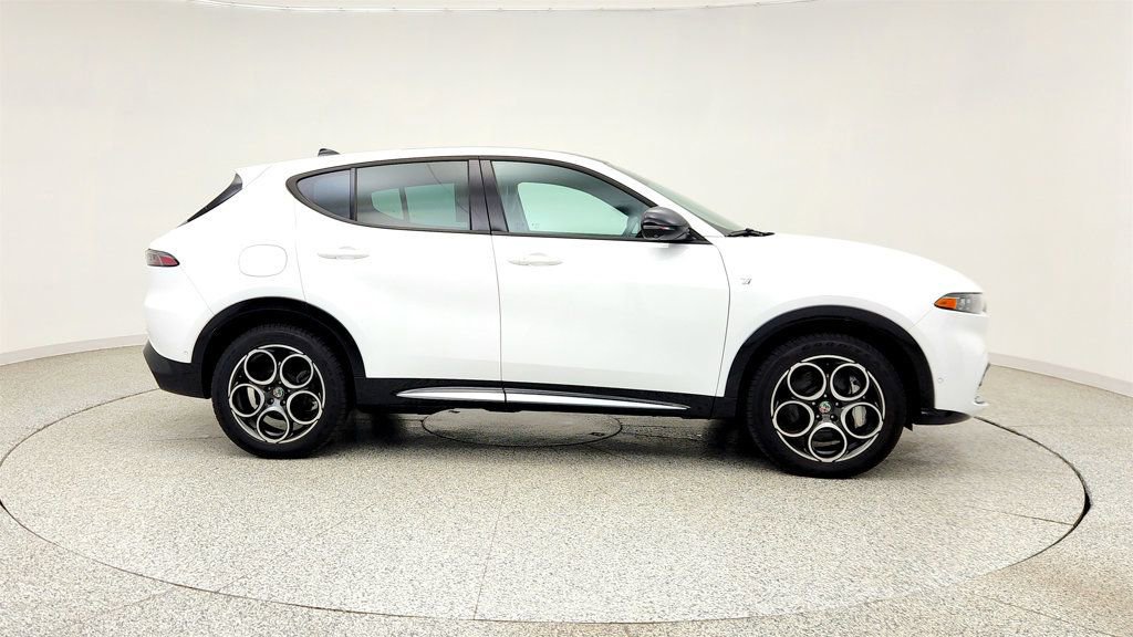 Used 2024 Alfa Romeo Tonale Ti AWD/4WD image 4