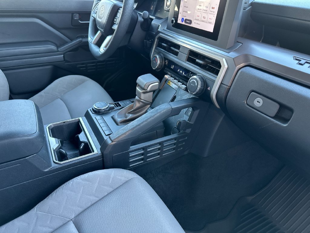 Used 2024 Toyota Tacoma SR5 AWD/4WD image 14