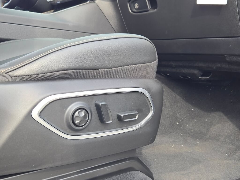 New 2026 Jeep Grand Wagoneer 4WD image 11