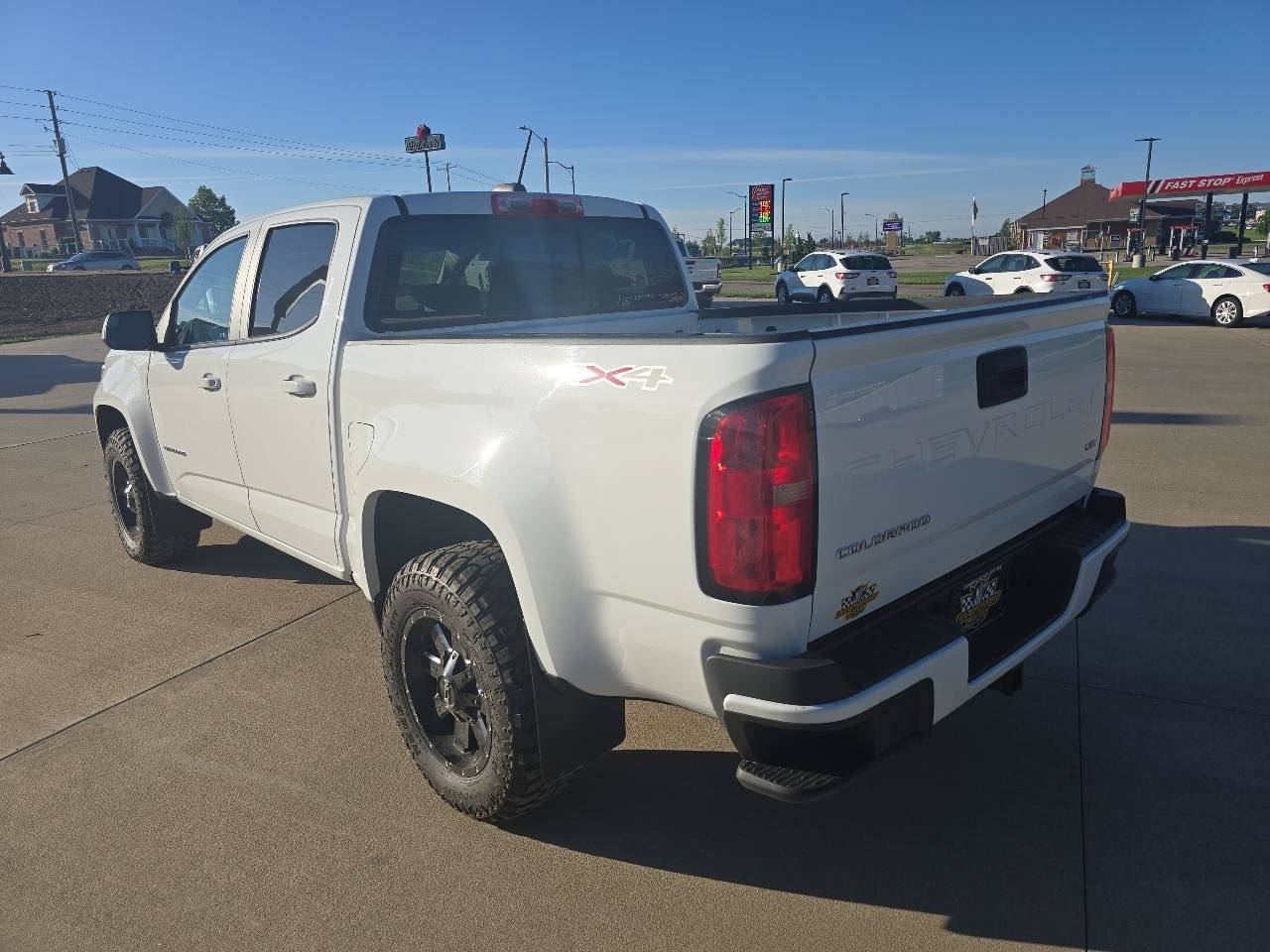 Used 2022 Chevrolet Colorado LT w/ LT Convenience Package AWD/4WD image 3
