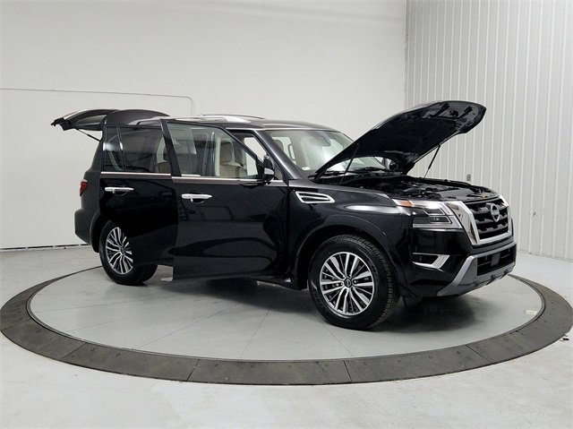 Used 2024 Nissan Armada SL w/ Captain's Chairs Package image 9