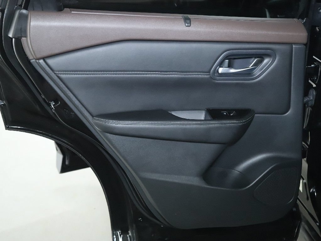Certified 2023 Nissan Rogue SL w/ SL Premium Package AWD/4WD image 13