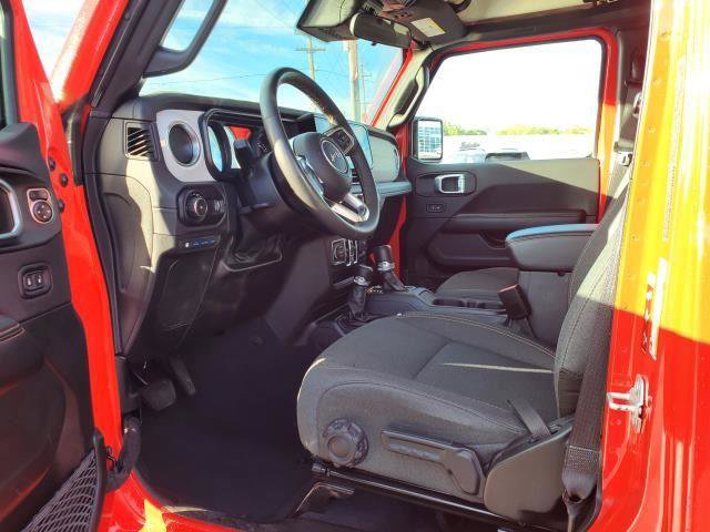 Used 2024 Jeep Wrangler Sahara image 7