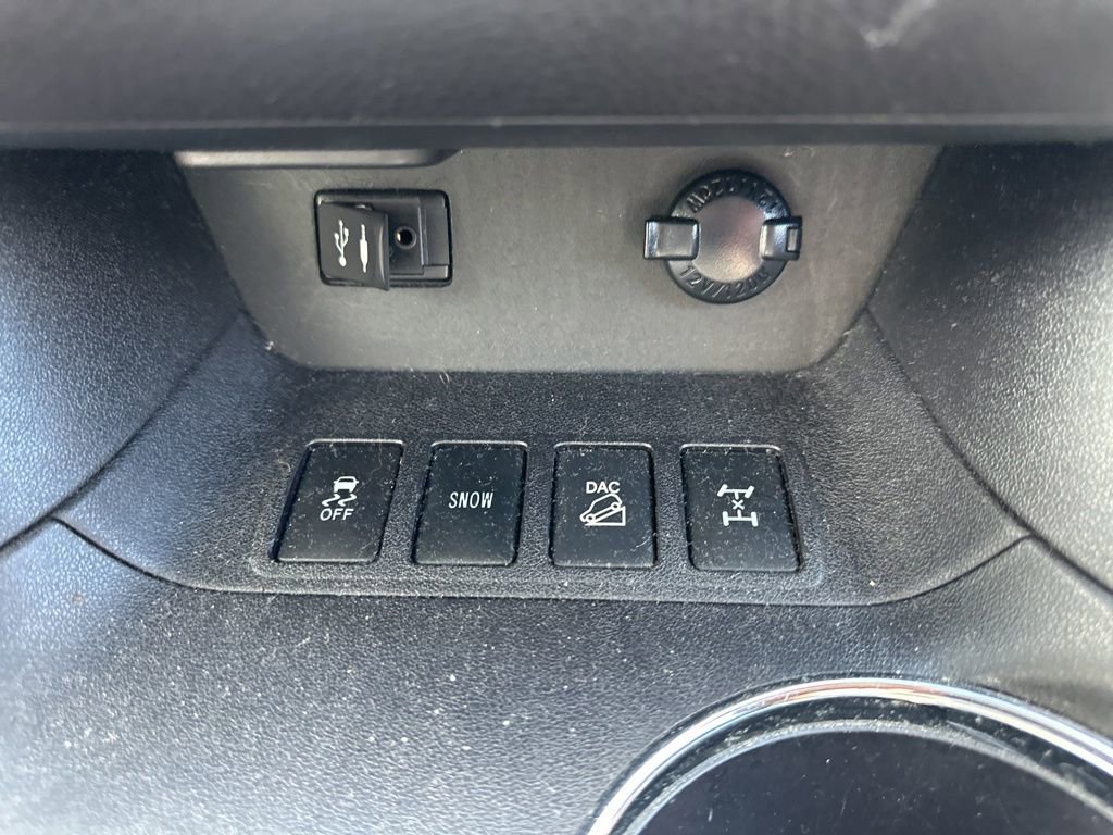 Used 2014 Toyota Highlander Limited AWD/4WD image 25