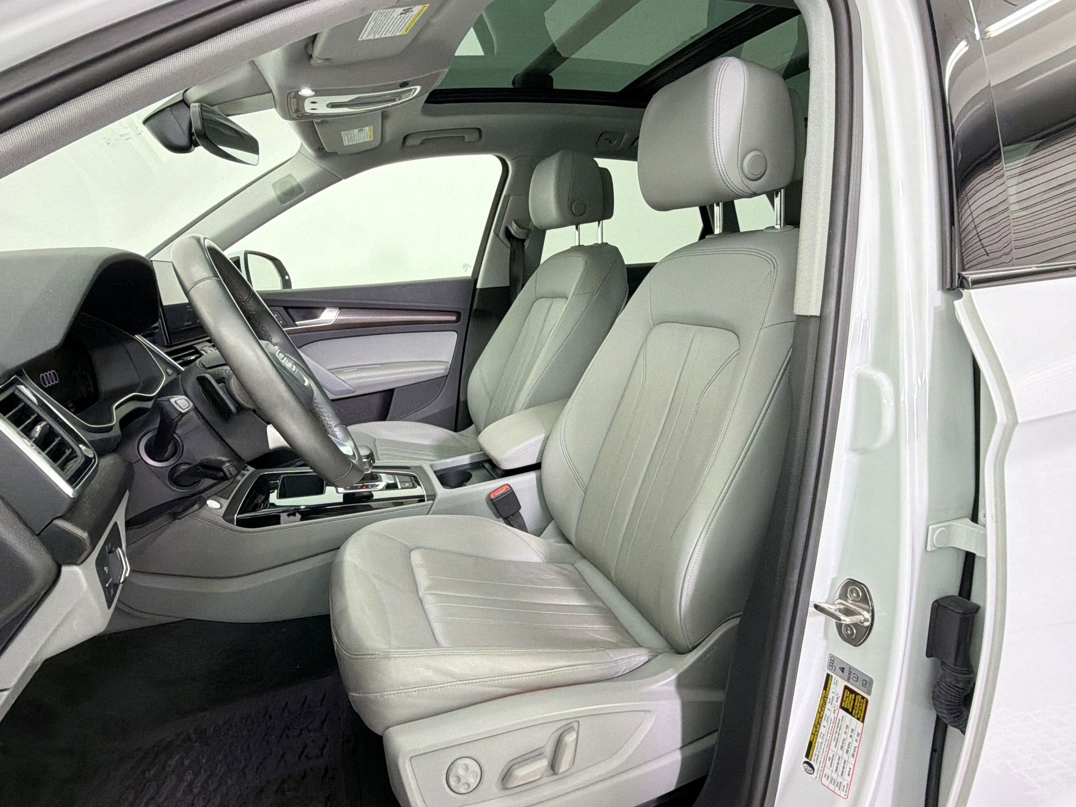 Used 2023 Audi Q5 2.0T Premium Plus w/ Premium Plus Package AWD/4WD image 5