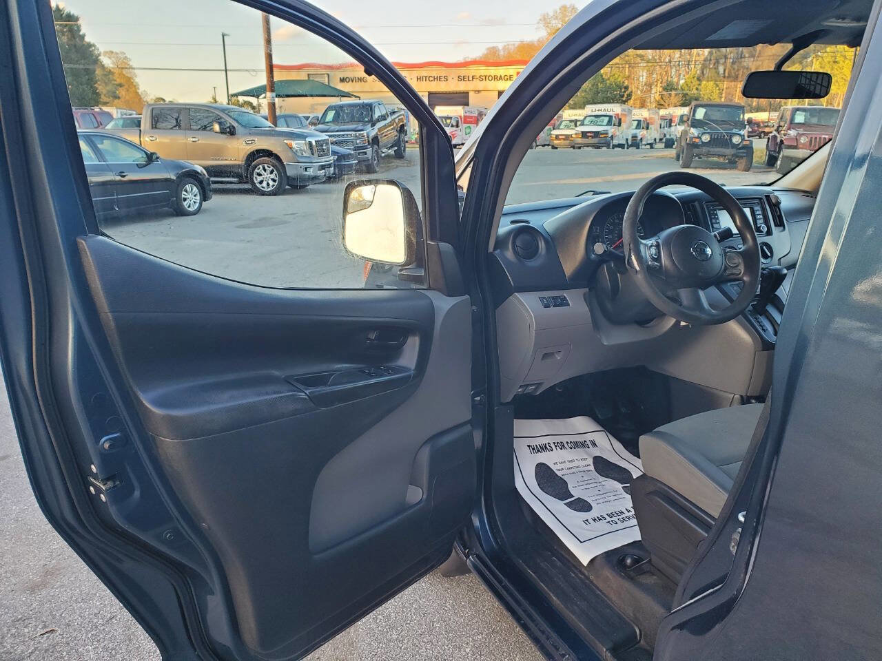 Used 2017 Nissan NV200 SV w/ Technology Package FWD image 9