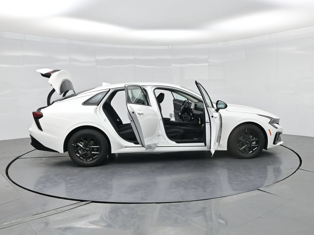 New 2026 Kia K5 LXS FWD image 3