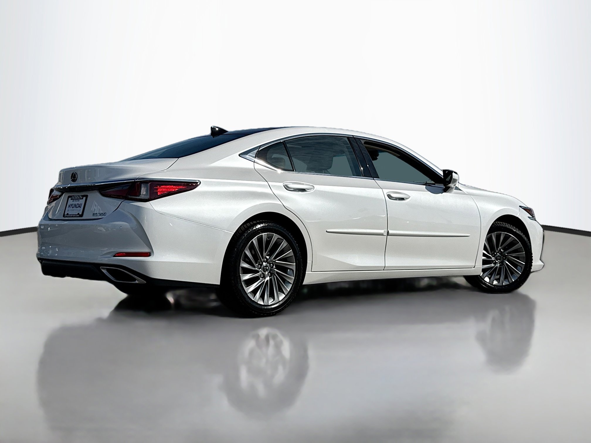 Used 2019 Lexus ES 350 w/ Accessory Package image 2