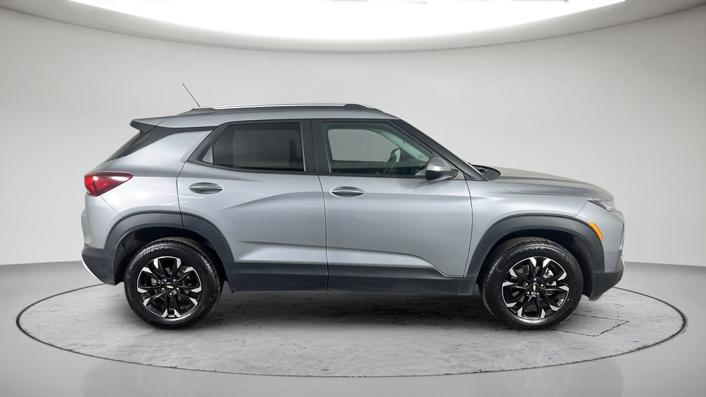 Used 2023 Chevrolet TrailBlazer LT AWD/4WD image 3