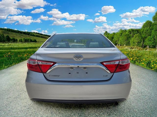 Used 2016 Toyota Camry LE FWD image 5