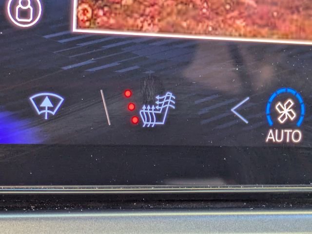 Used 2024 Chevrolet Equinox EV RS image 25