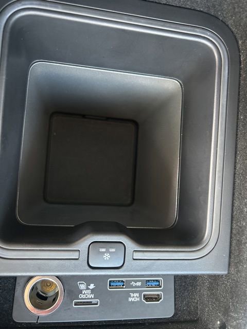 Used 2018 Land Rover Range Rover Sport HSE image 30