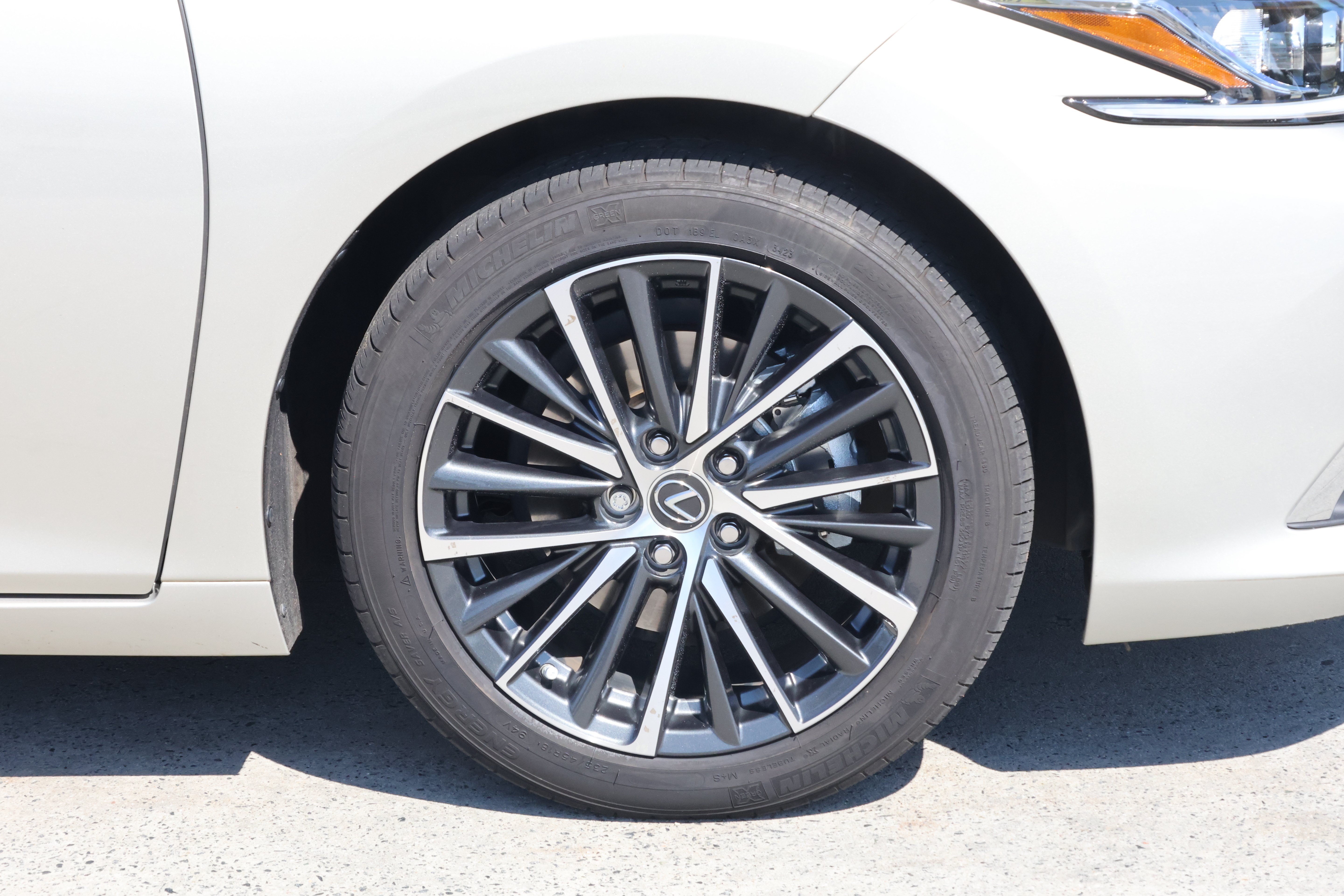 Certified 2024 Lexus ES 350 w/ Premium Package FWD image 11