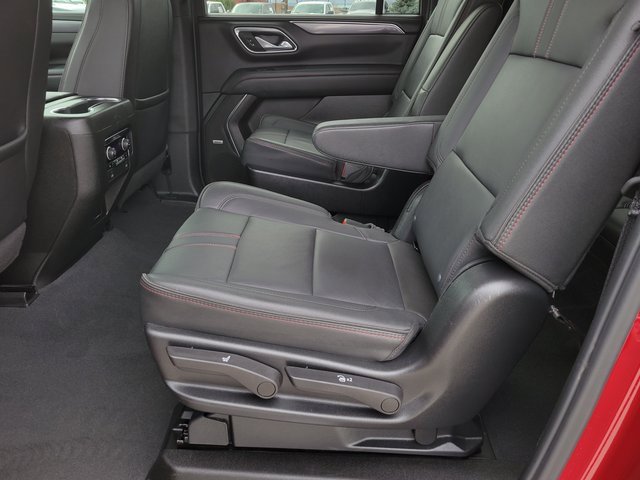 Used 2024 Chevrolet Suburban RST w/ Luxury Package image 11