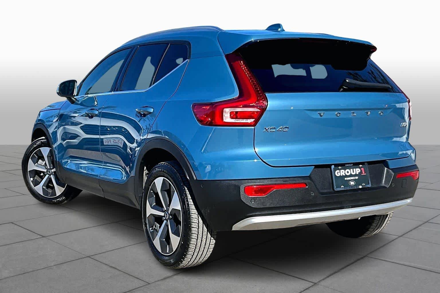 Certified 2023 Volvo XC40 B5 Plus w/ Driver Assist Package AWD/4WD image 12