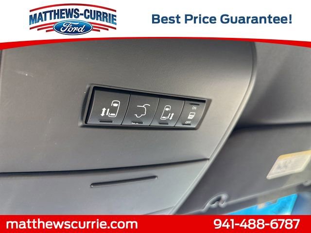 Used 2014 Dodge Grand Caravan SXT FWD image 22
