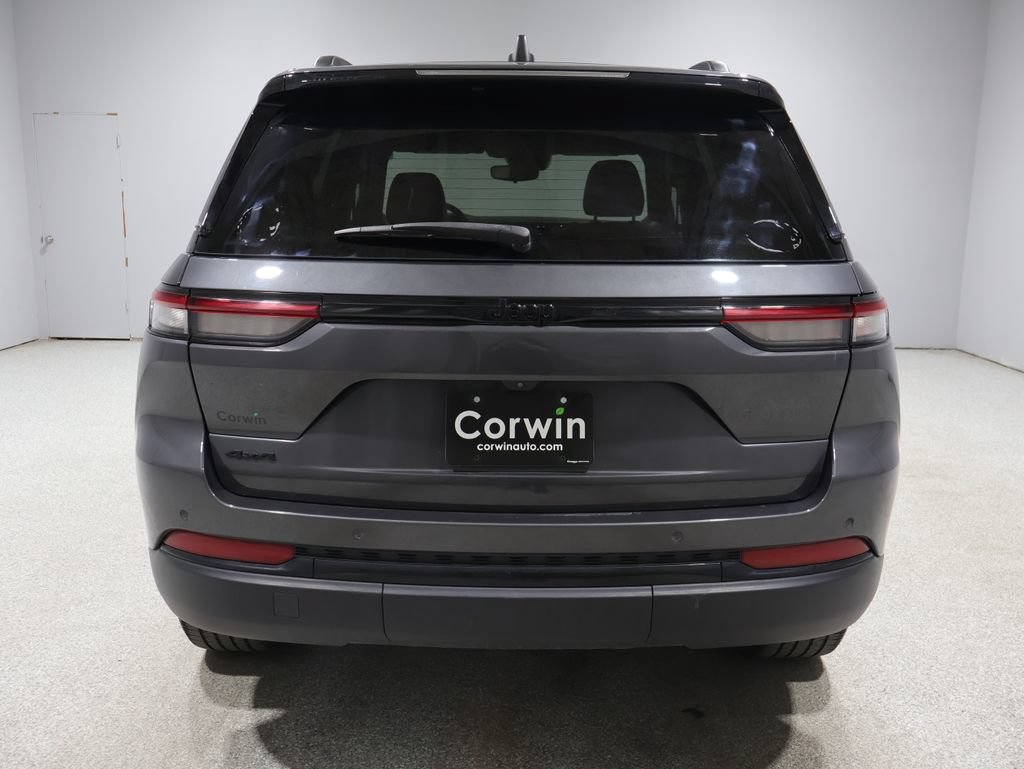 Certified 2023 Jeep Grand Cherokee Altitude AWD/4WD image 4