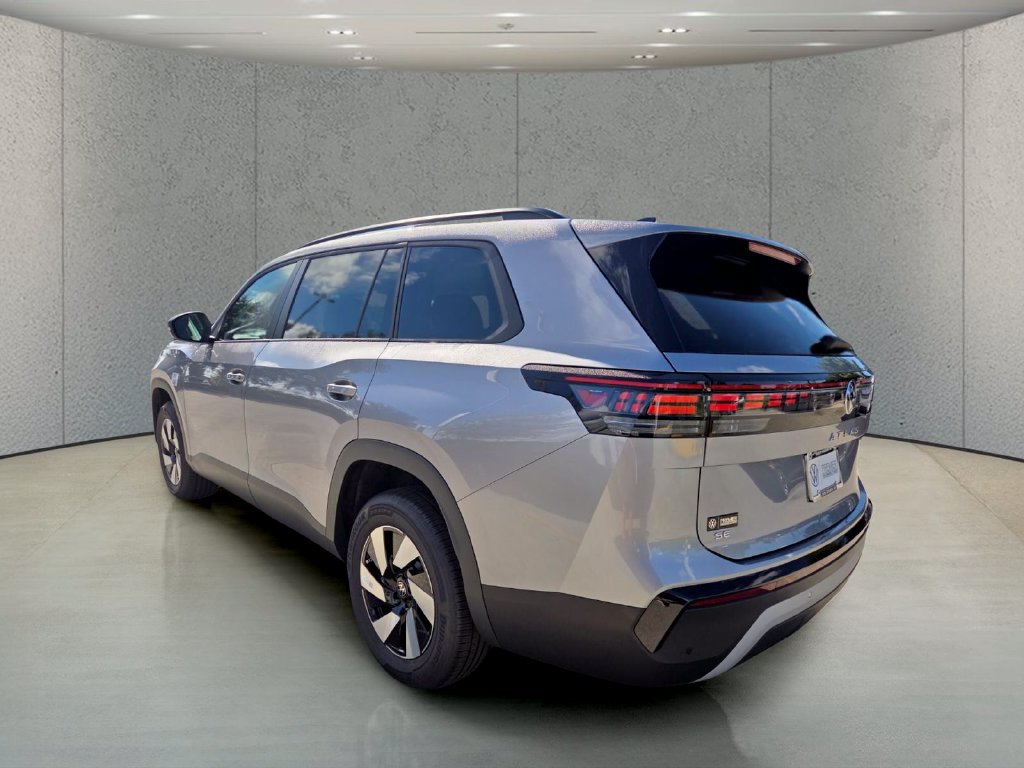 New 2027 Volkswagen Atlas SE FWD image 3