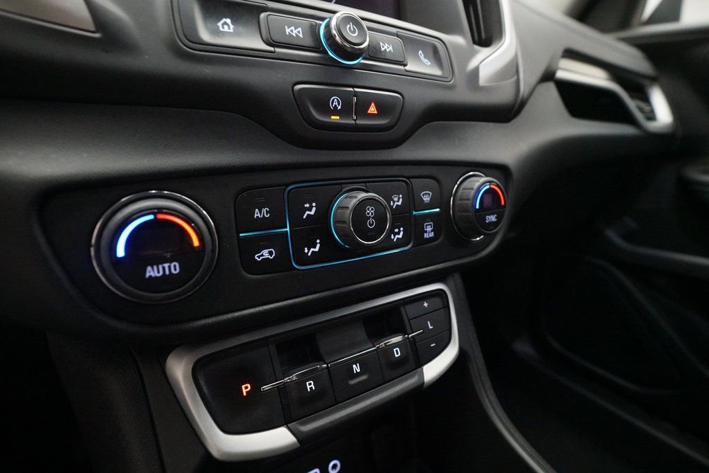 Used 2023 GMC Terrain SLE w/ Driver Convenience Package image 21