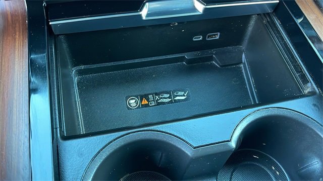 Used 2025 GMC Yukon XL Denali image 16