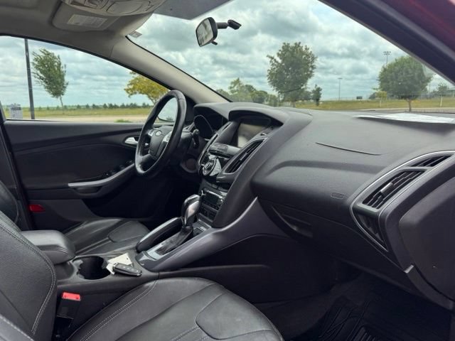 Used 2014 Ford Focus Titanium FWD image 25
