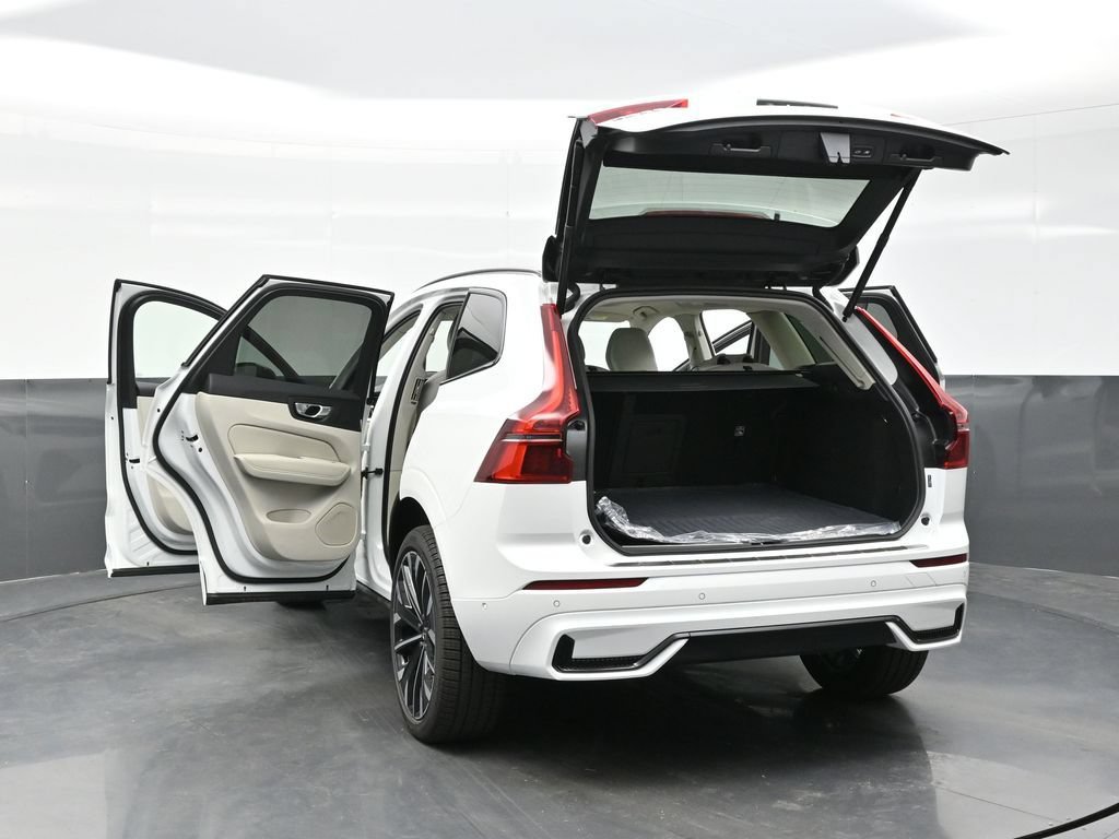 New 2026 Volvo XC60 T8 Ultra w/ Climate Package AWD/4WD image 39