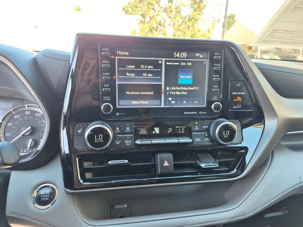 Used 2022 Toyota Highlander XLE image 17
