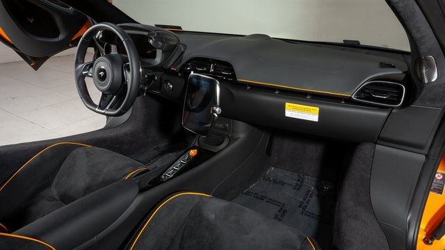 New 2025 McLaren Artura image 19