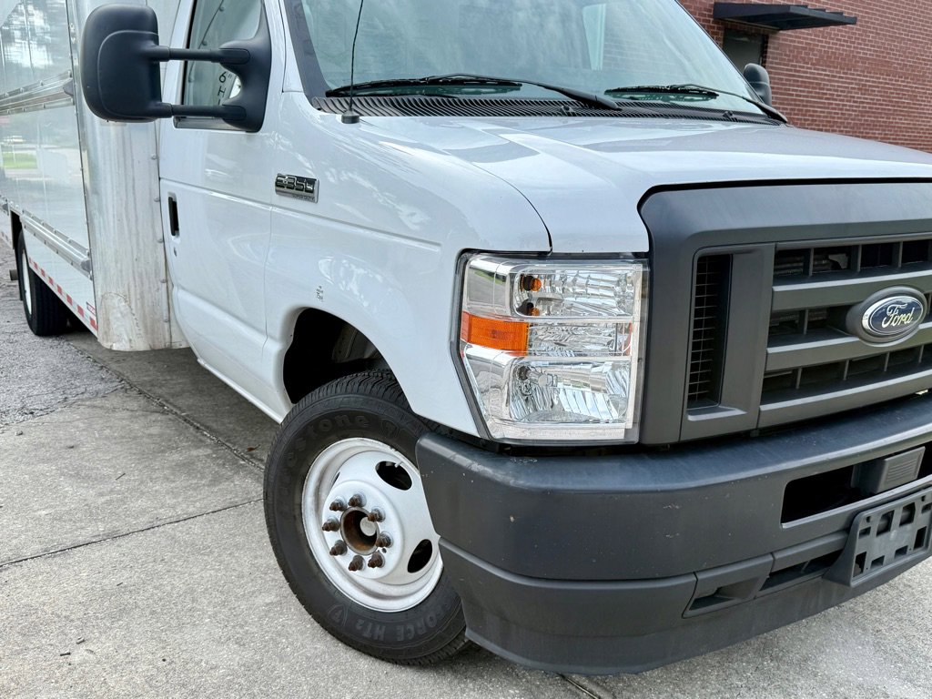 Used 2022 Ford E-350 and Econoline 350 Super Duty RWD image 22