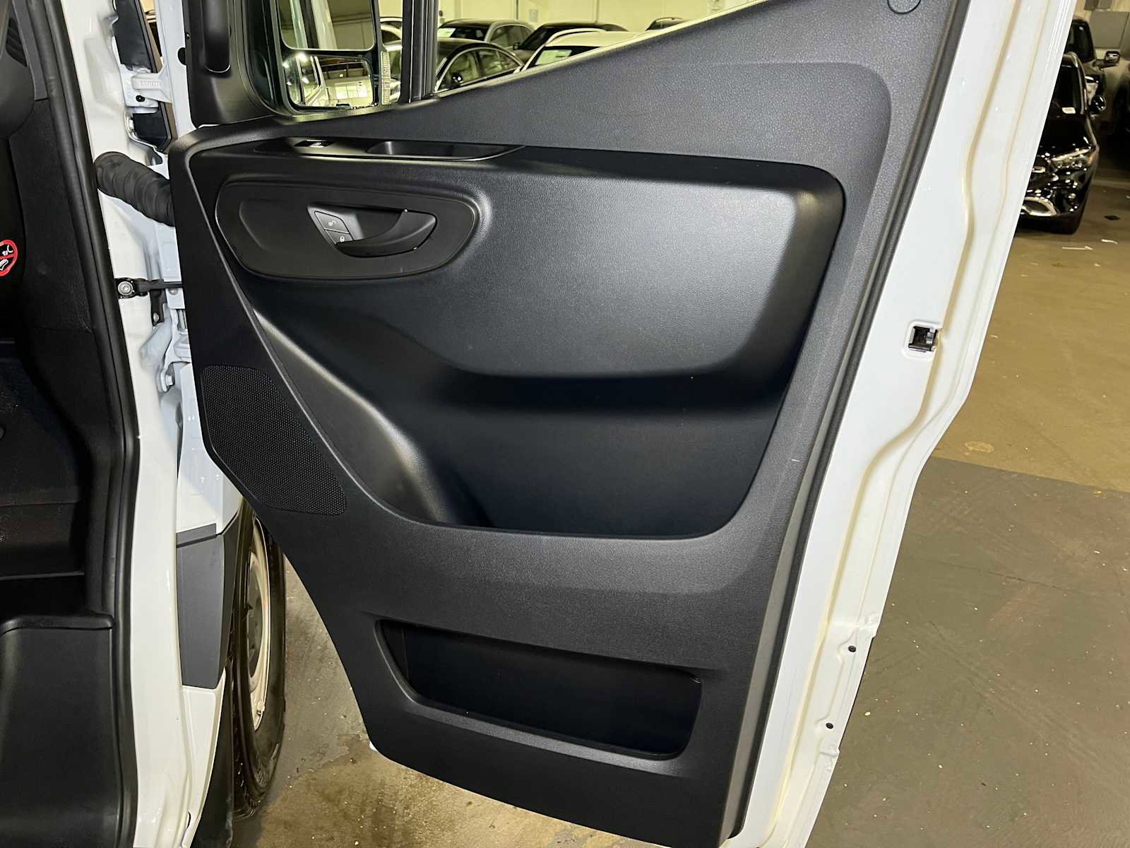 Used 2025 Mercedes-Benz Sprinter 2500 image 10