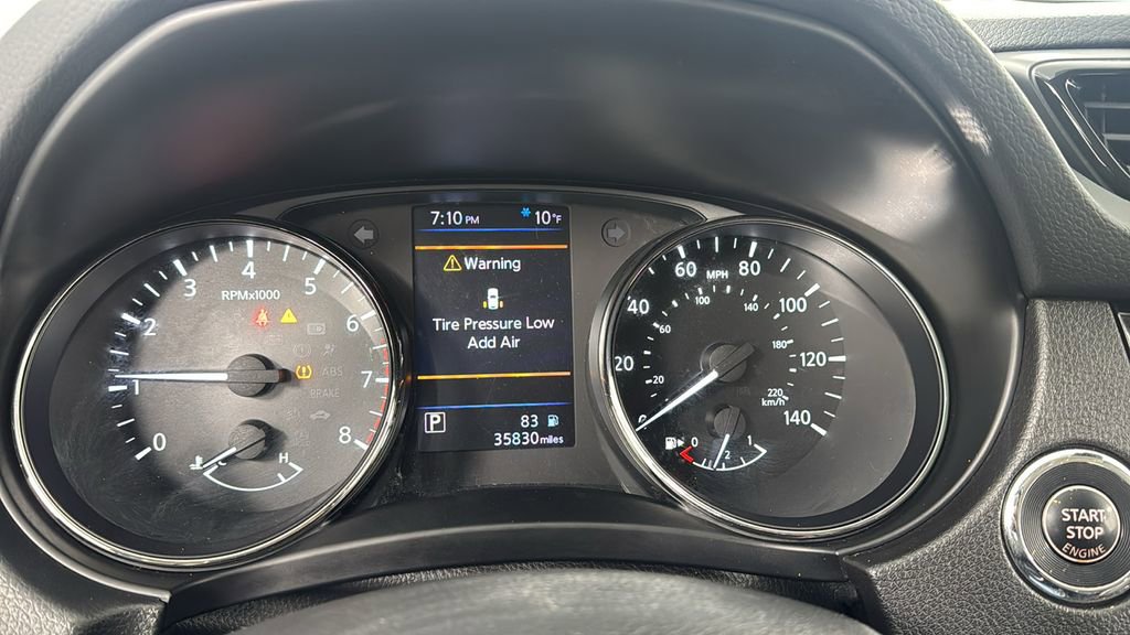 Used 2021 Nissan Rogue Sport SV w/ Technology Package image 12