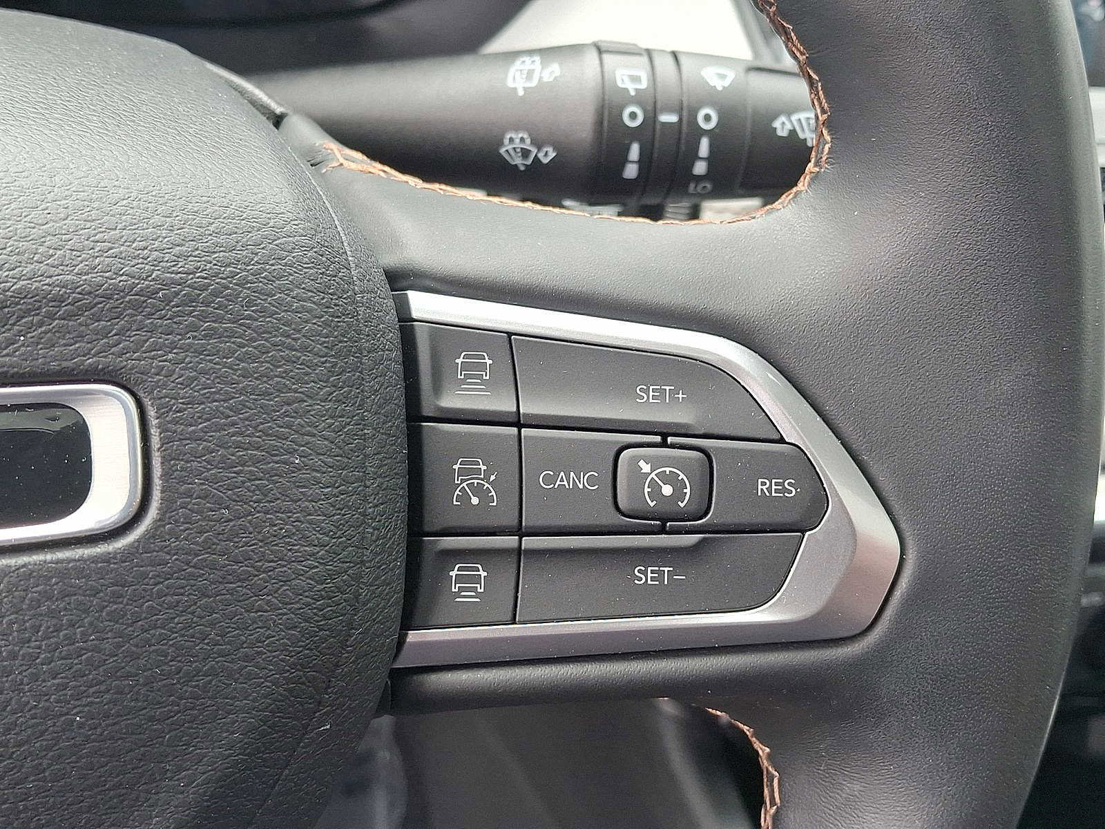 Used 2022 Jeep Compass Limited w/ Elite Group image 18