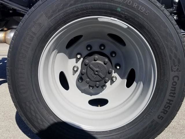 New 2026 Ford F550 2WD Regular Cab Super Duty image 28