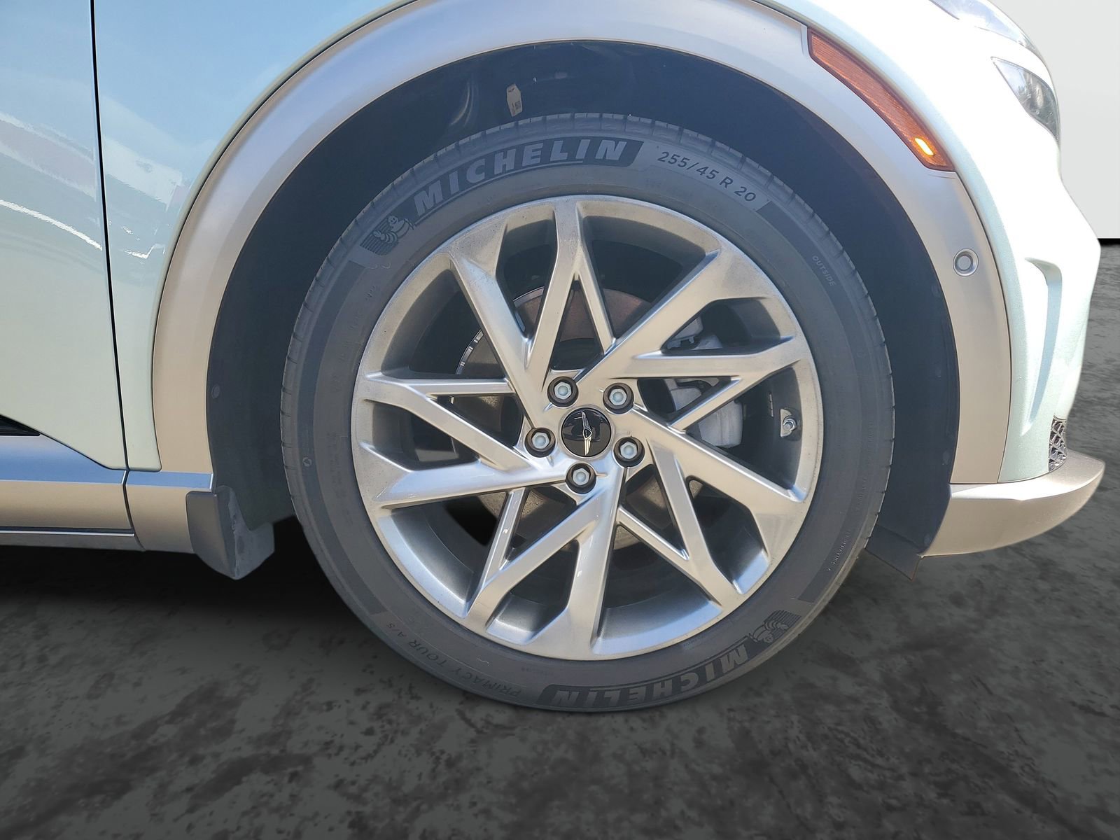 Used 2023 Genesis GV60 Advanced AWD/4WD image 6