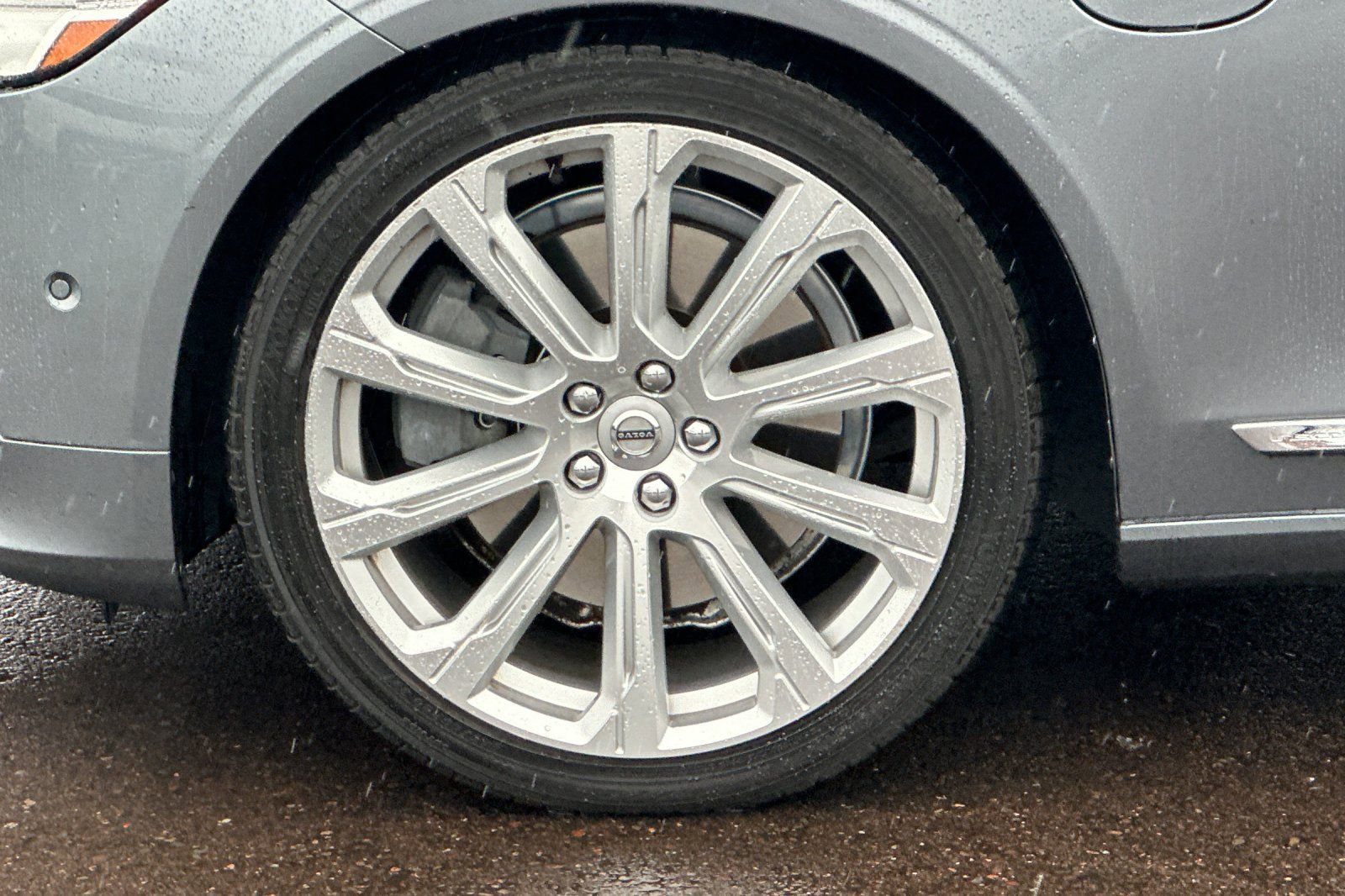 Used 2018 Volvo S90 T8 Inscription w/ Convenience Package image 24