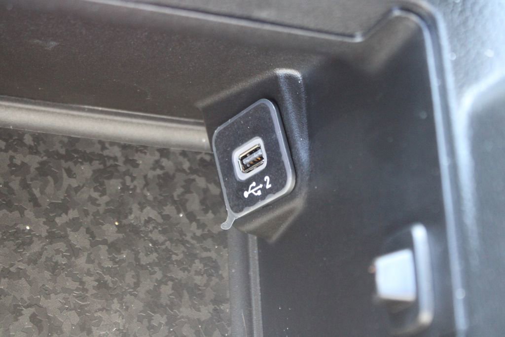 Used 2025 Jeep Wrangler Unlimited Rubicon w/ Technology Group image 16