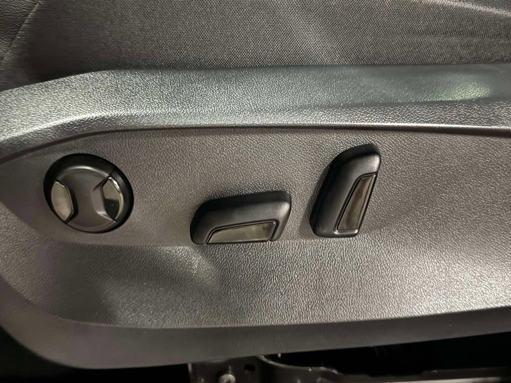 Used 2022 Volkswagen Tiguan SE AWD/4WD image 26