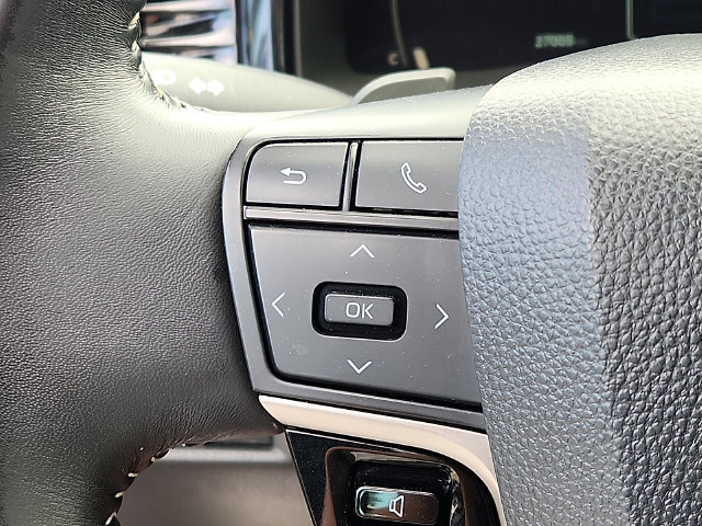 Used 2025 Toyota Camry SE FWD image 21
