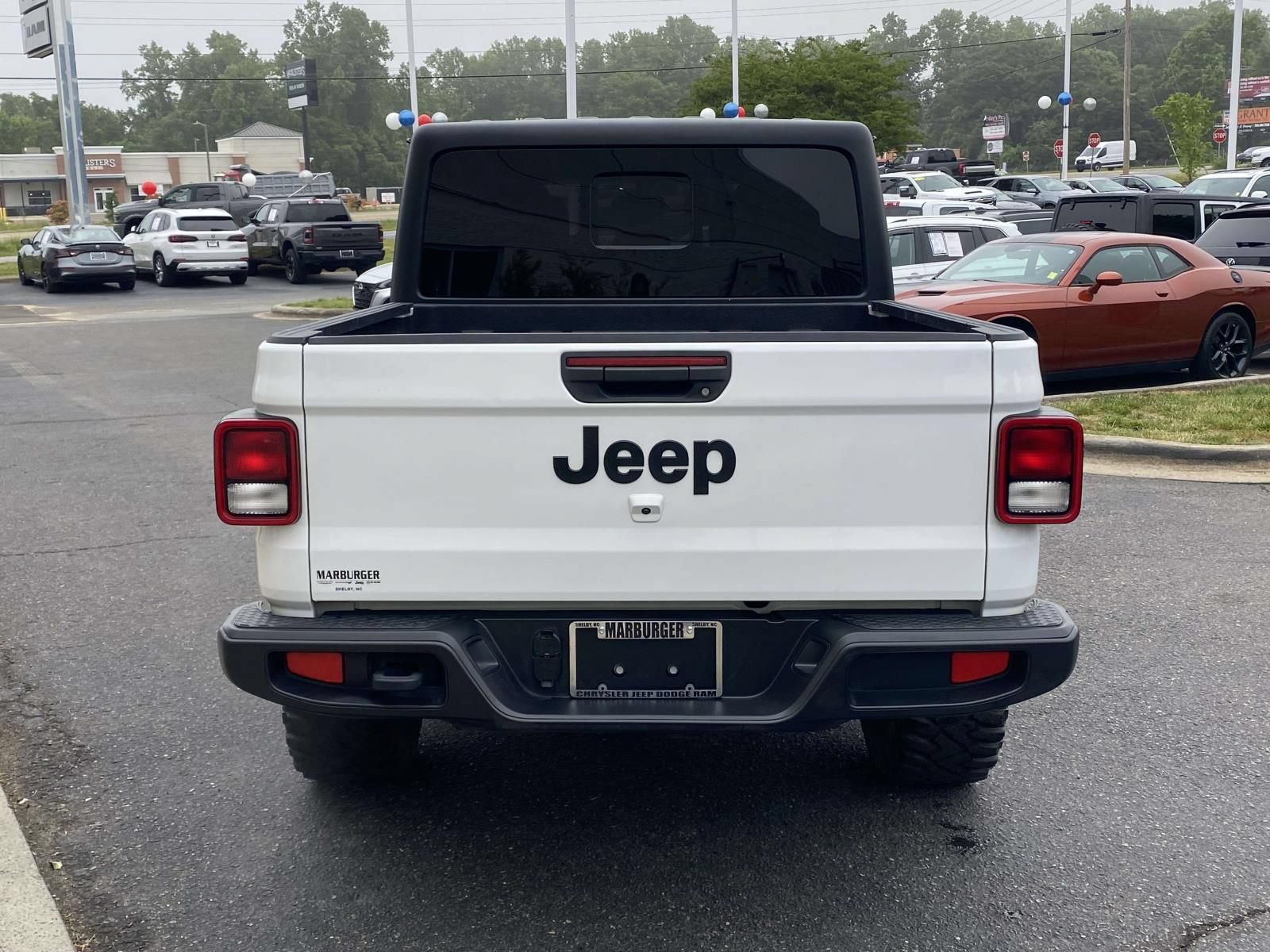 Used 2023 Jeep Gladiator Sport AWD/4WD image 6