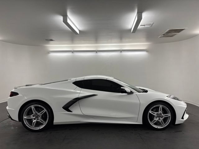 Used 2025 Chevrolet Corvette Stingray Preferred Cpe w/ Battery Protection Package RWD image 9