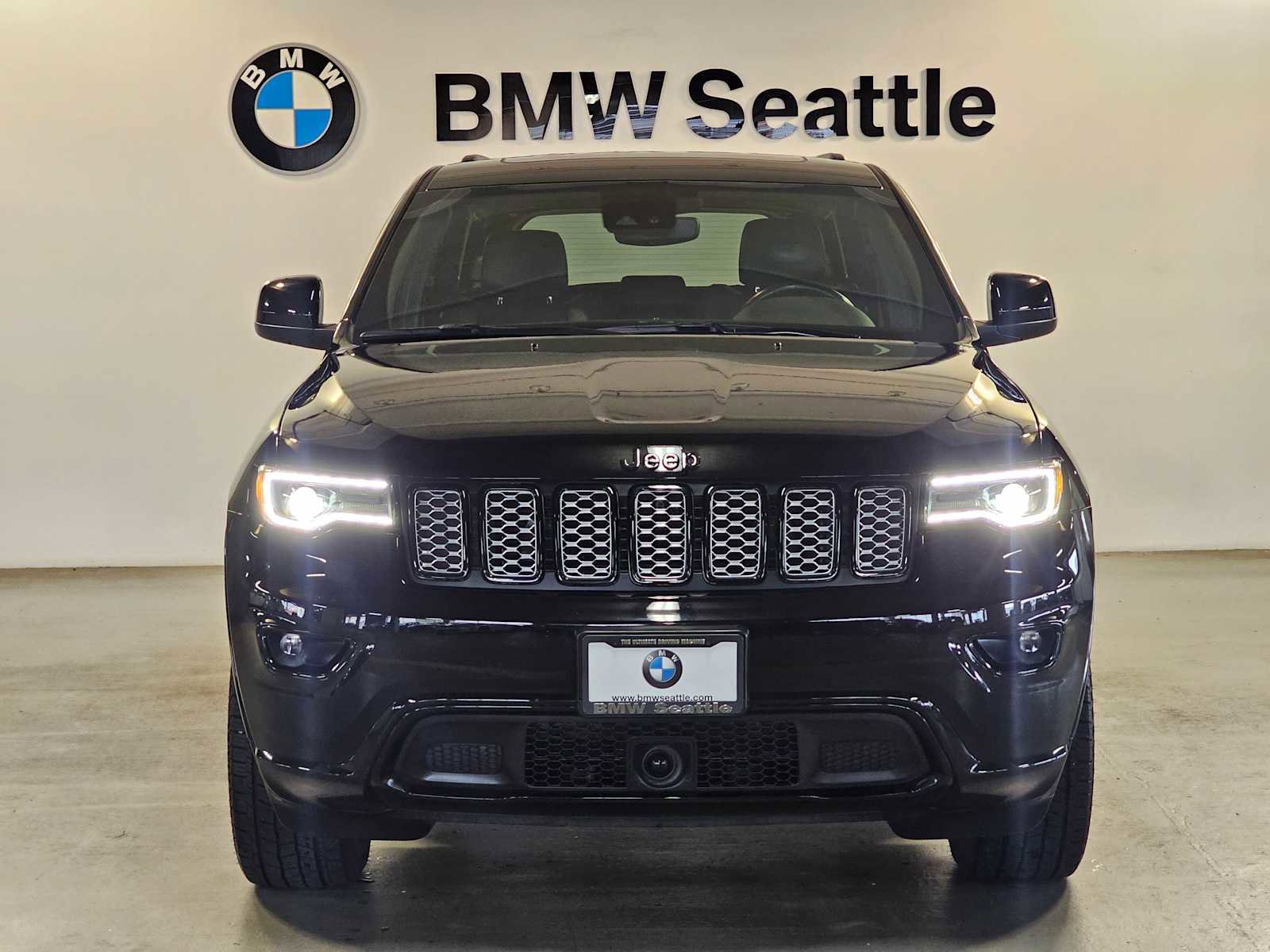 Used 2021 Jeep Grand Cherokee Laredo X image 6