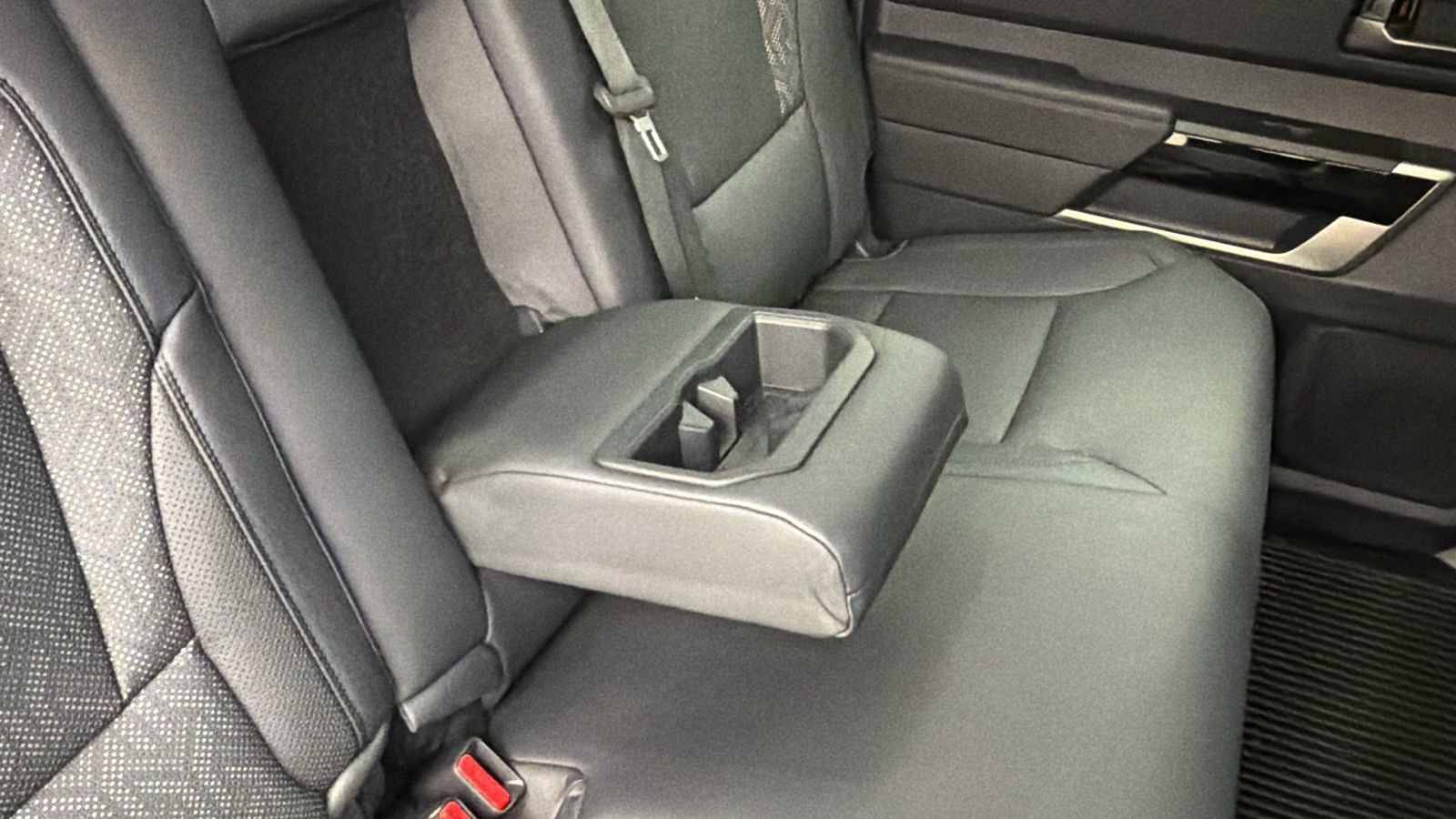 Used 2025 Toyota Tundra Limited image 37