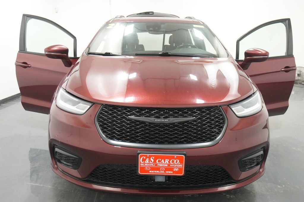 Used 2021 Chrysler Pacifica Touring-L w/ Uconnect Theater Family Group AWD/4WD image 34