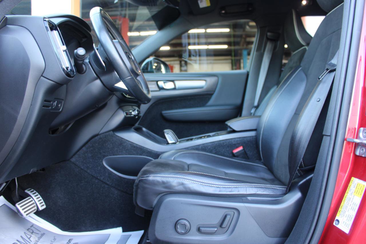 Used 2019 Volvo XC40 T5 R-Design image 17