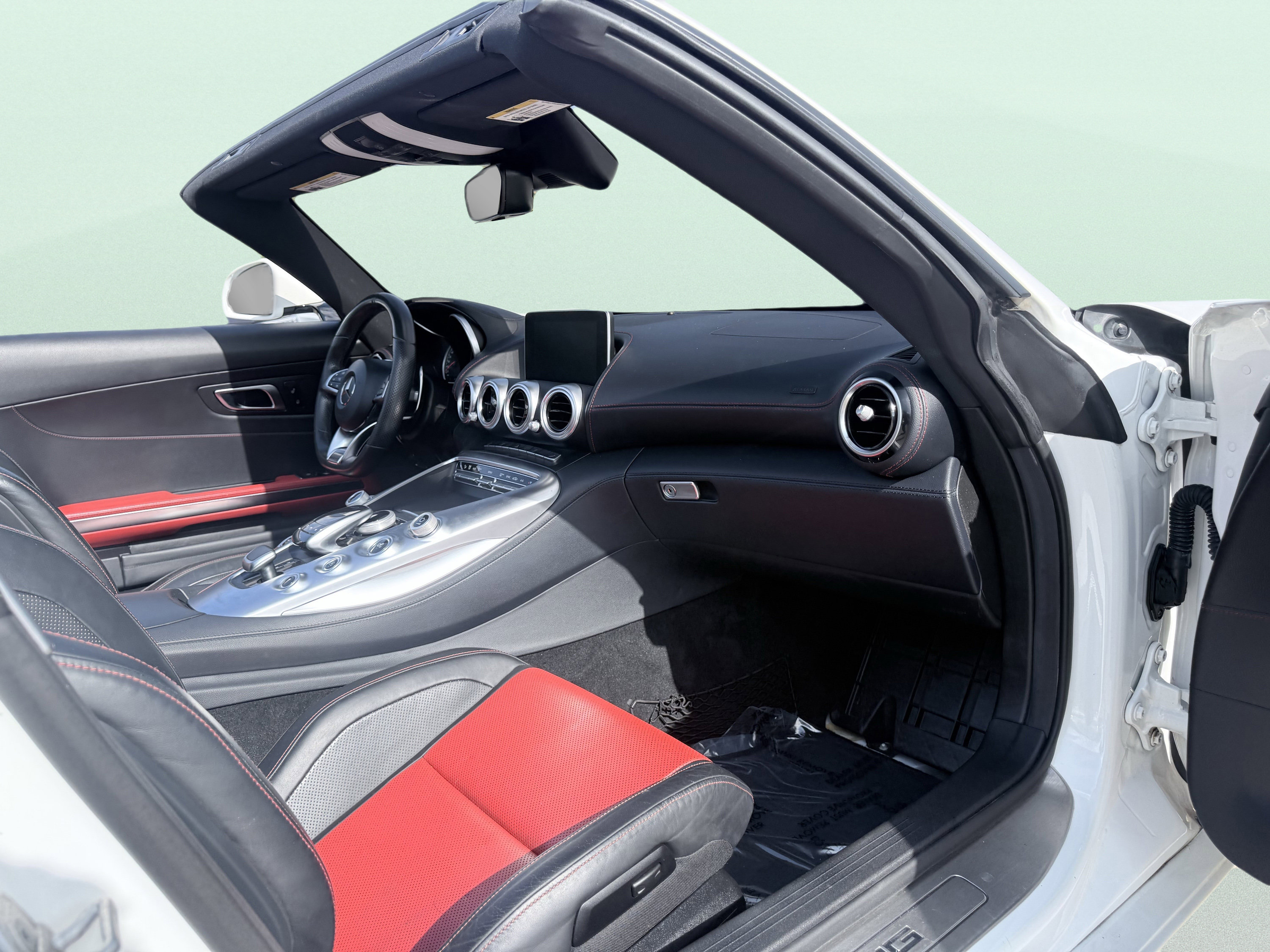 Used 2018 Mercedes-Benz AMG GT Roadster image 47