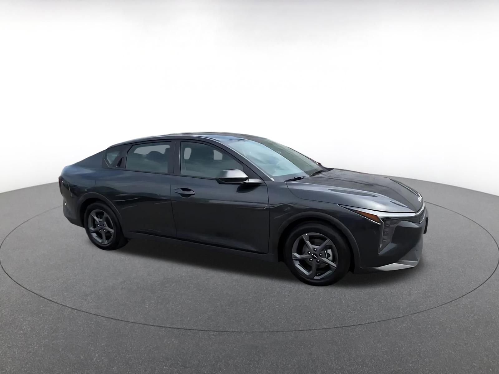 Used 2025 Kia K4 FWD image 2