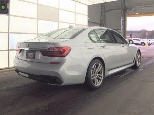 Used 2017 BMW 740i xDrive image 5